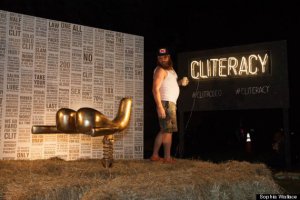 Le clitoris géant exposé lors du Wassaic Project Summer Festival de New York, début août: le public était invité à le chevaucher pour un rodéo.